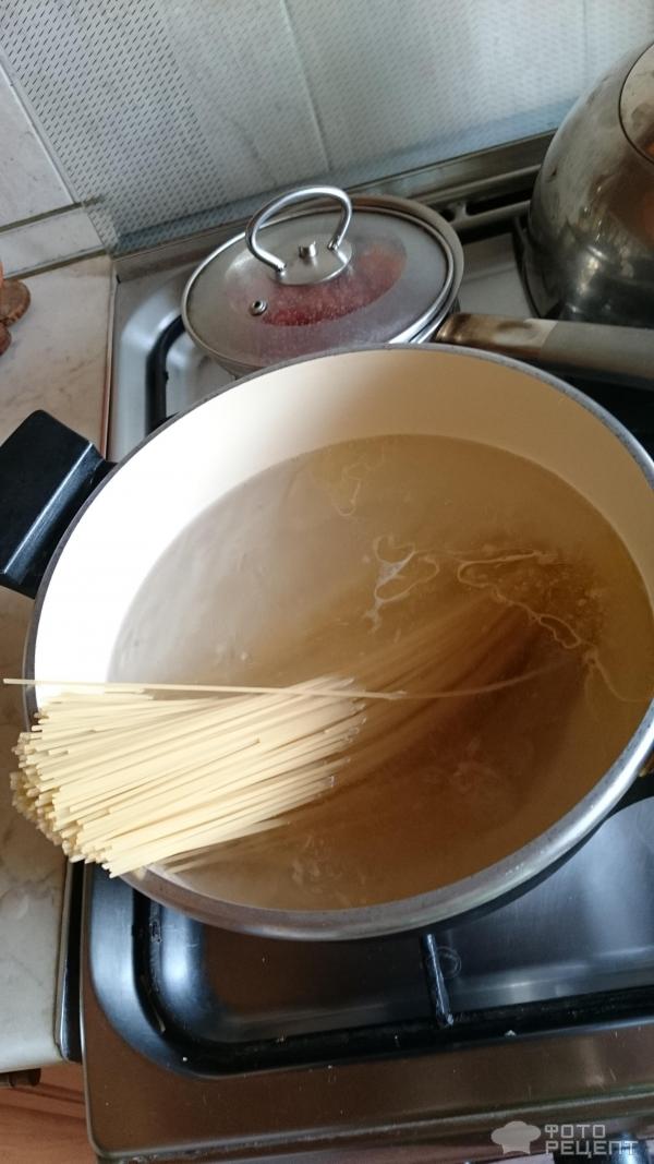 Сколько по времени варить спагетти в кастрюле