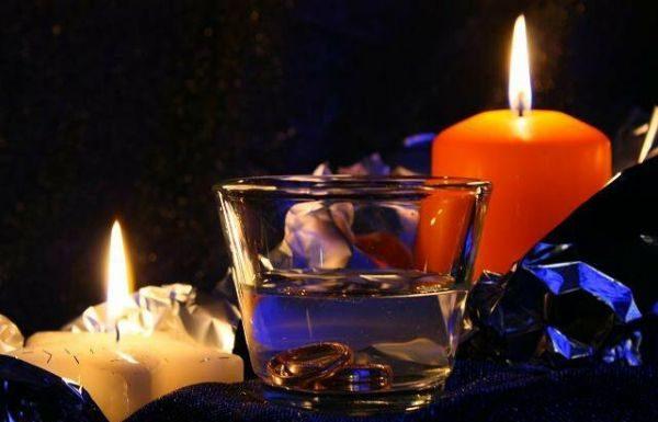 Приворот со свечой