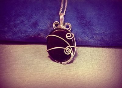 Заговоренный амулет