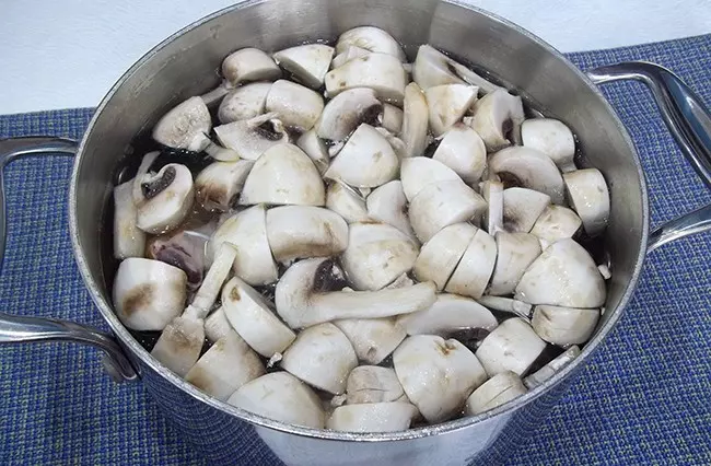 Печь для варки грибов. Грибы вареные замороженные. Грибы вареные в тетрапаке. Сколько варятся замороженные свежие грибы.
