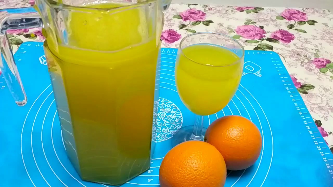 Как сделать апельсиновый сок в домашних условиях. Апельсиновый сок. Замороженный апельсиновый сок. Сок из 2 апельсинов. Сок из замороженных апельсинов.