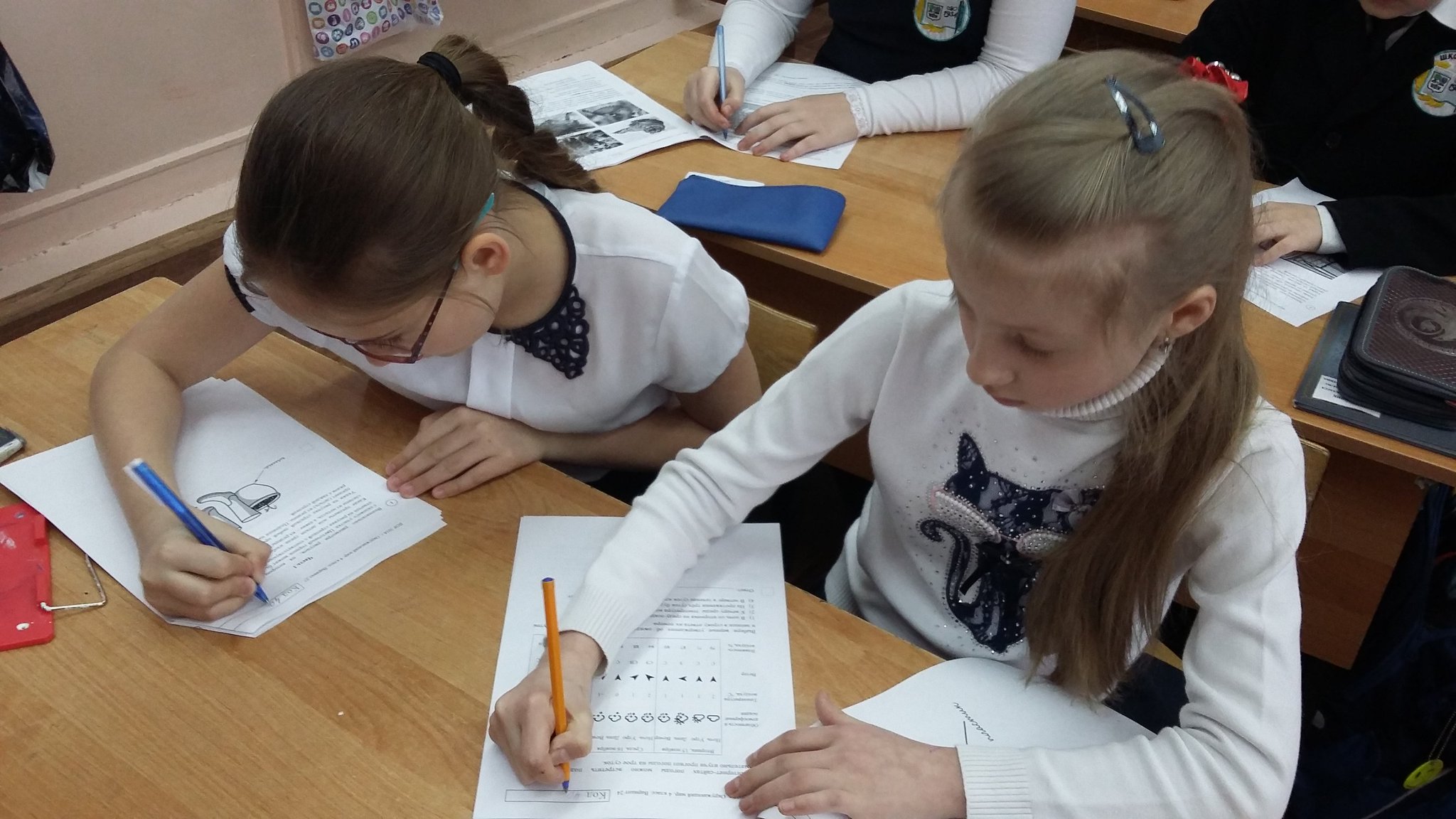 Небрежно написано впр. Дети пишут контрольную работу. Ученики пишут ВПР. Дети пишут ВПР. Ученик (2016).