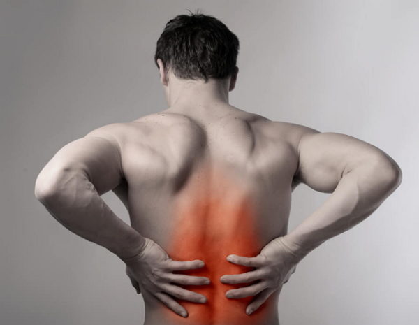 При острой боли, вызванной защемлением нерва, массаж спины противопоказан